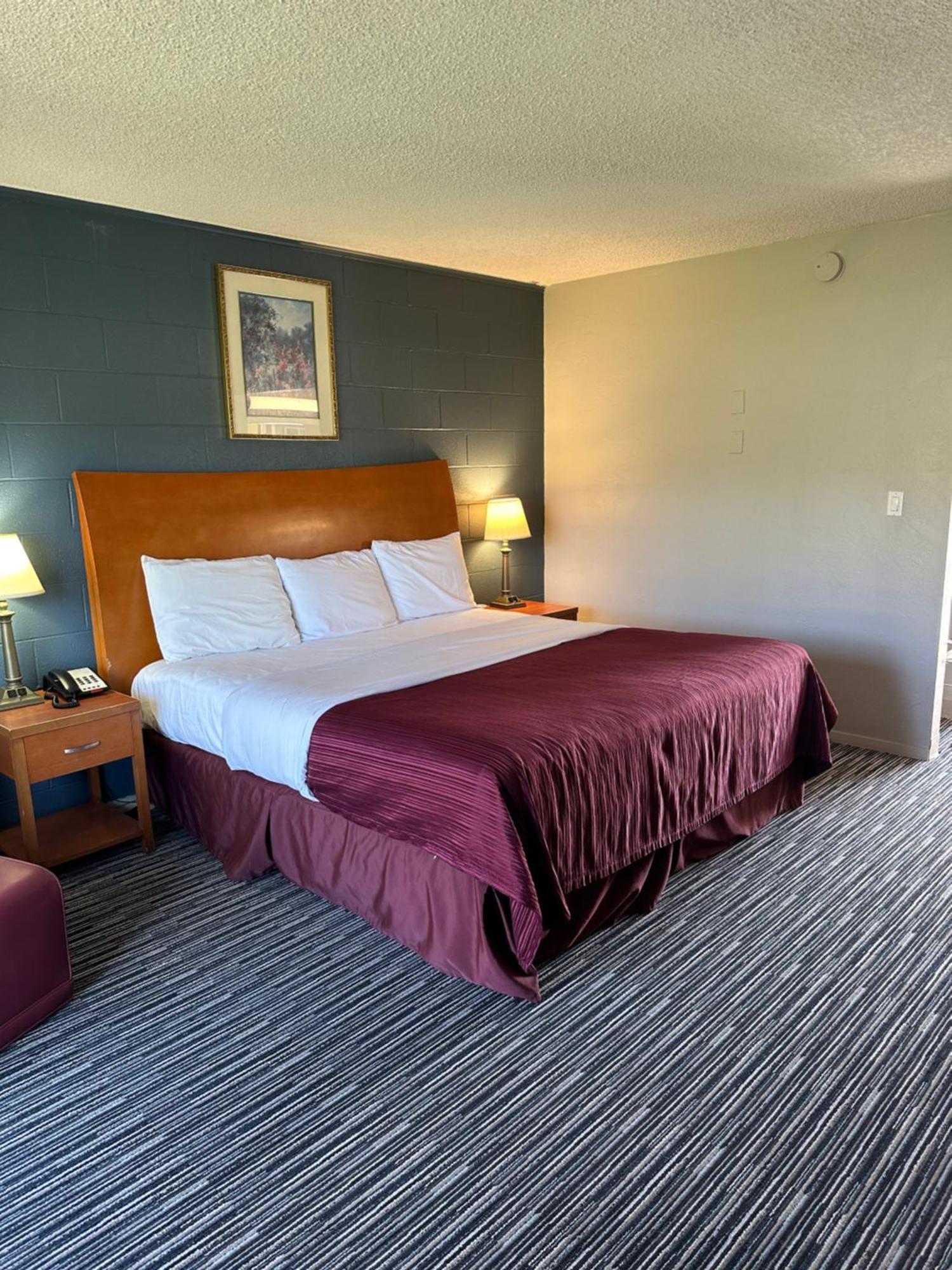 Relax Inn Yreka Exterior photo