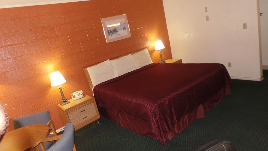 Relax Inn Yreka Exterior photo