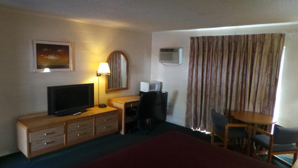 Relax Inn Yreka Exterior photo