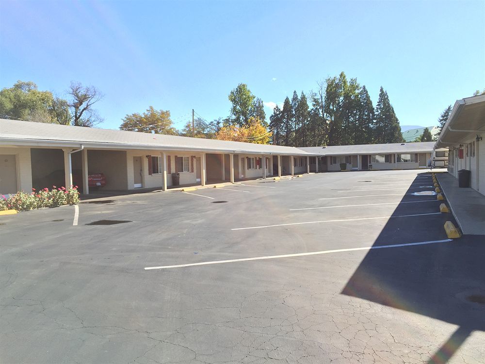 Relax Inn Yreka Exterior photo